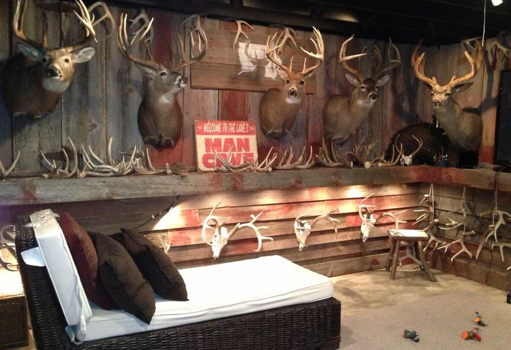 Rustic man cave, Hunting room, Hunting man cave